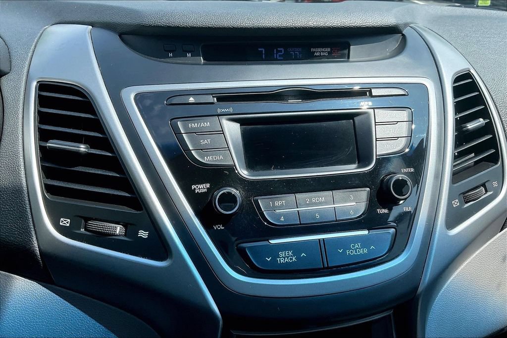 Used 2015 Hyundai Elantra SE FWD image 24