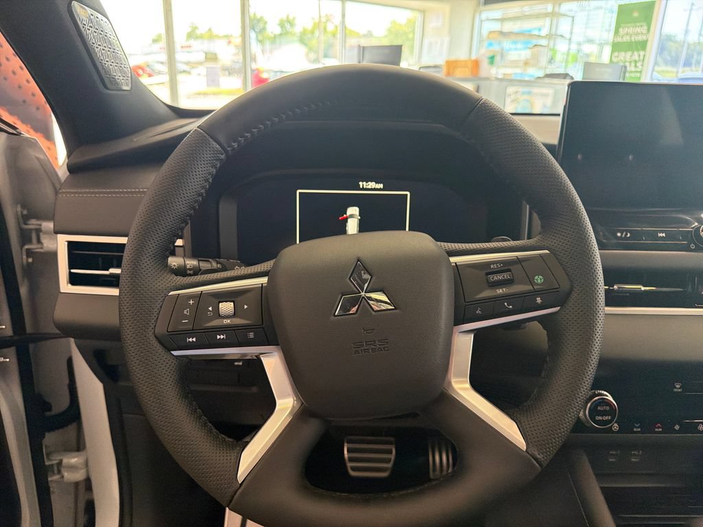 New 2026 Mitsubishi Outlander SEL Black Edition FWD image 16