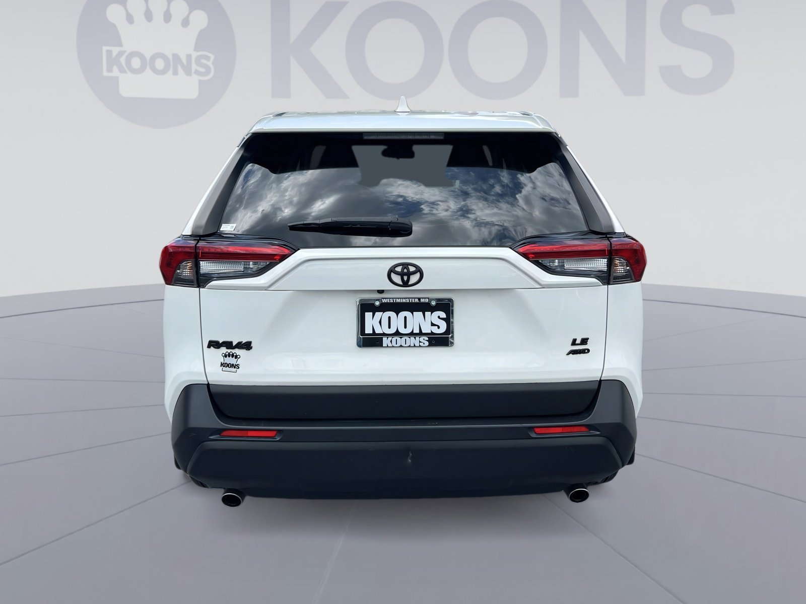 Used 2023 Toyota RAV4 LE AWD/4WD image 5