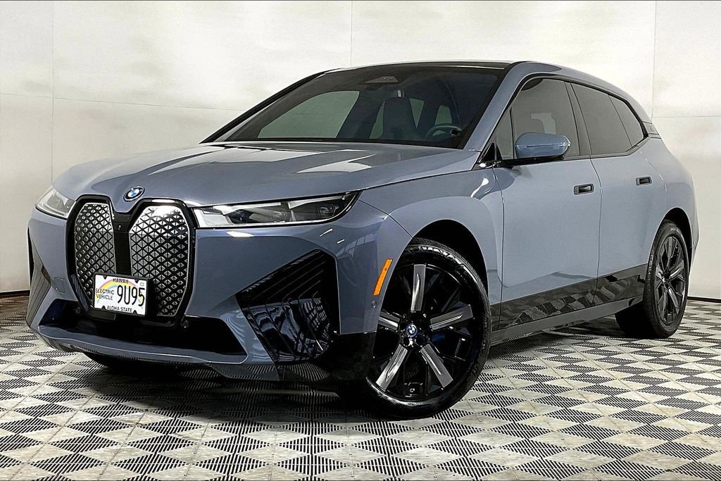 Used 2025 BMW iX xDrive50 w/ Sport Package image 1