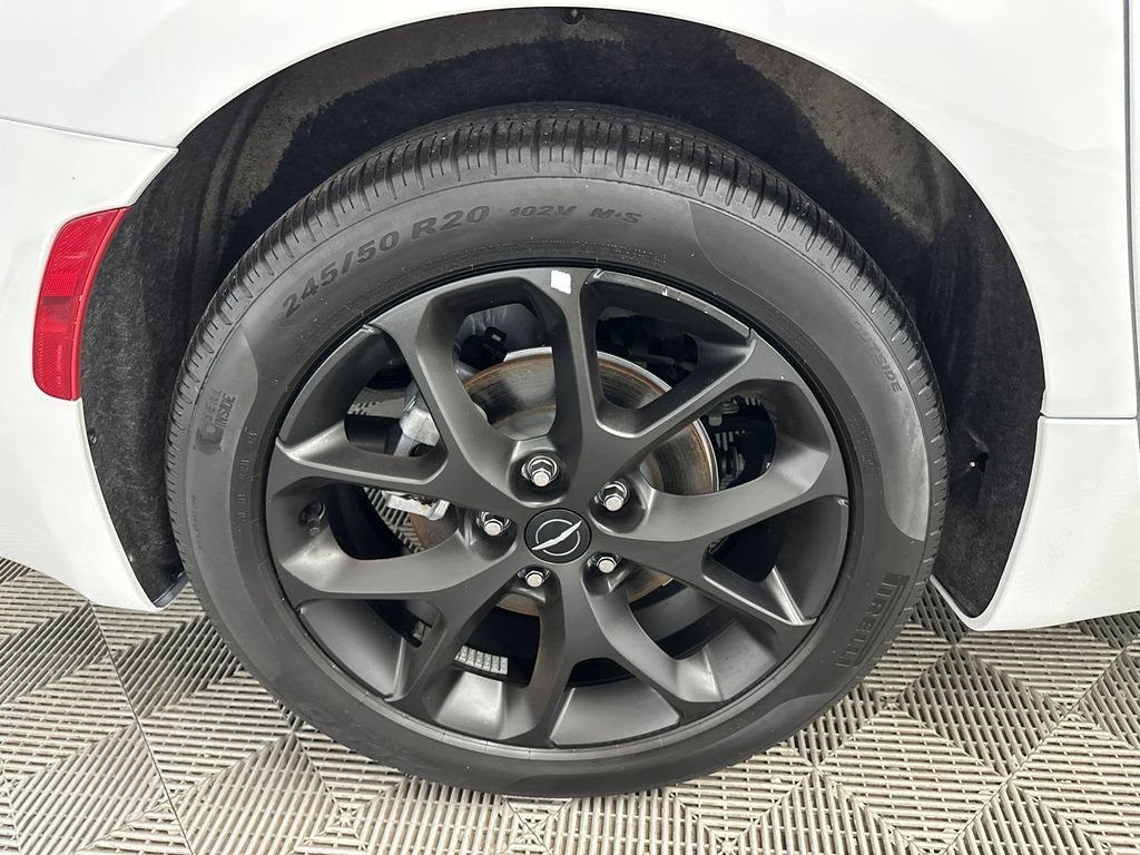 Used 2025 Chrysler Pacifica Limited FWD image 20
