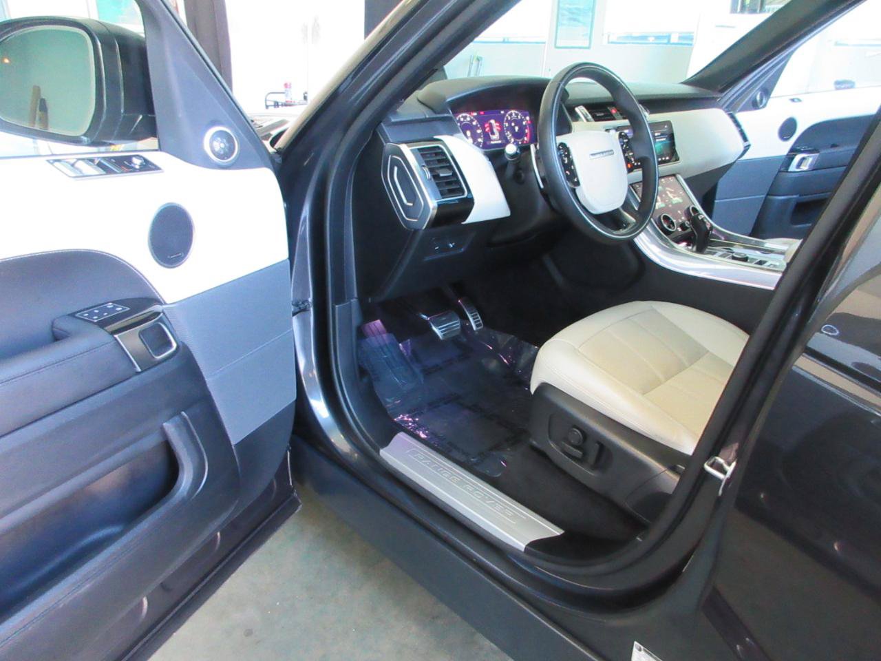 Used 2022 Land Rover Range Rover Sport HSE Silver Edition AWD/4WD image 6