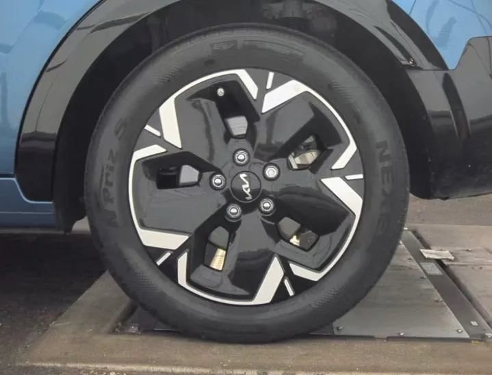 Used 2023 Kia Niro Wind FWD image 11