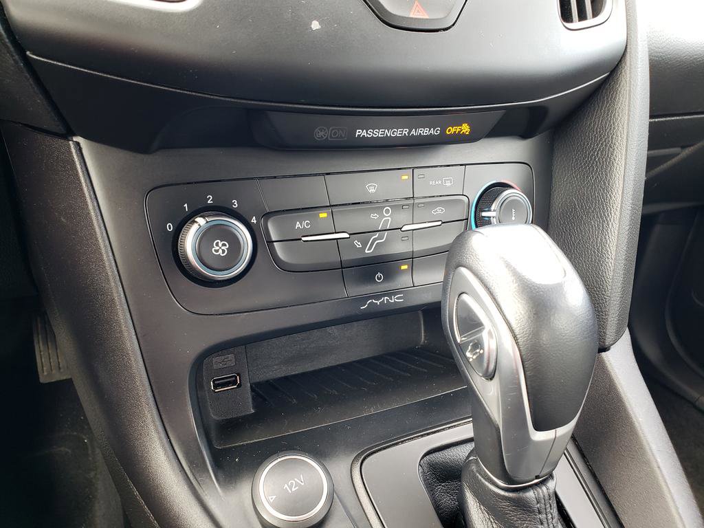 Used 2015 Ford Focus SE image 18