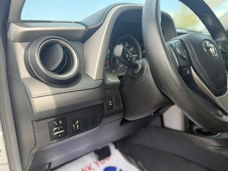 Used 2016 Toyota RAV4 LE AWD/4WD image 10