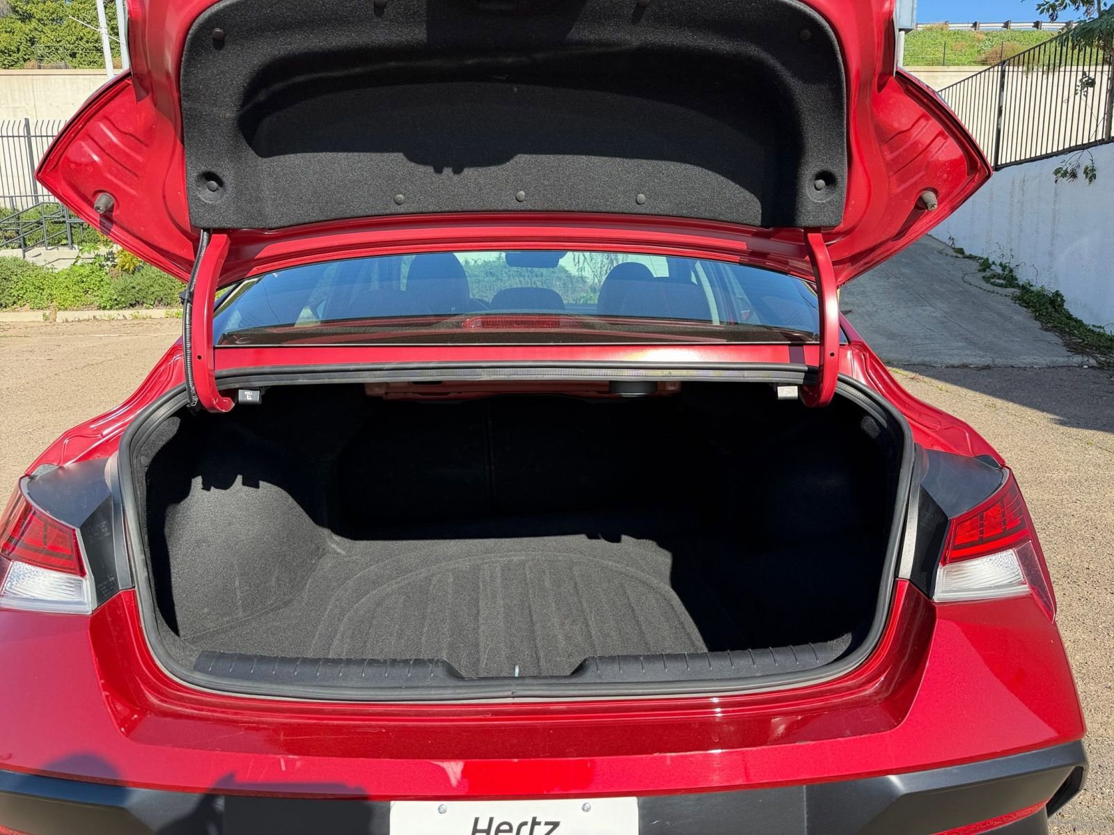 Used 2025 Hyundai Elantra Limited image 33