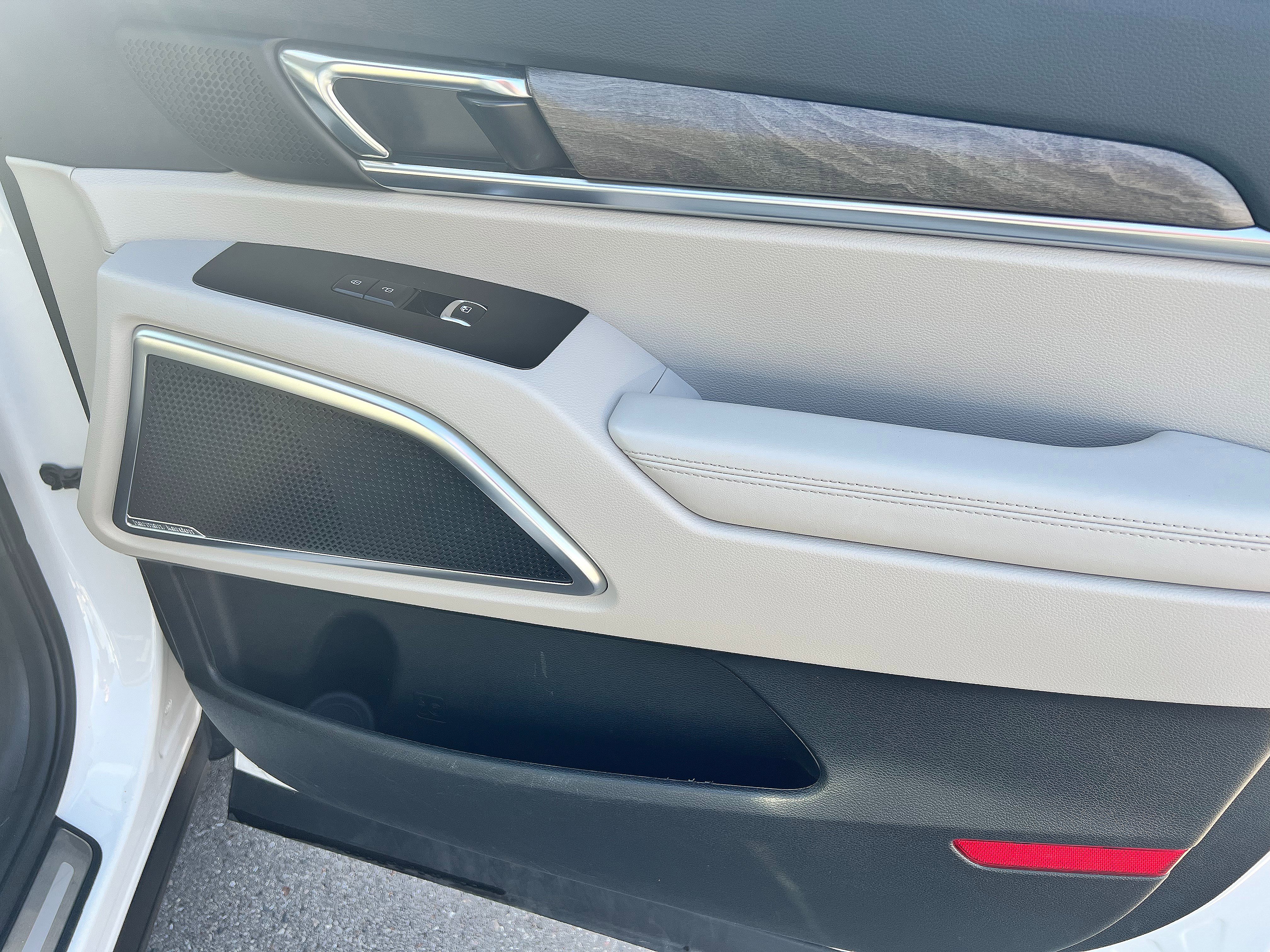 Used 2020 Kia Telluride SX w/ SX Prestige Package image 35