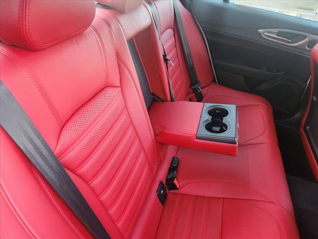 Used 2024 Alfa Romeo Giulia Veloce image 17