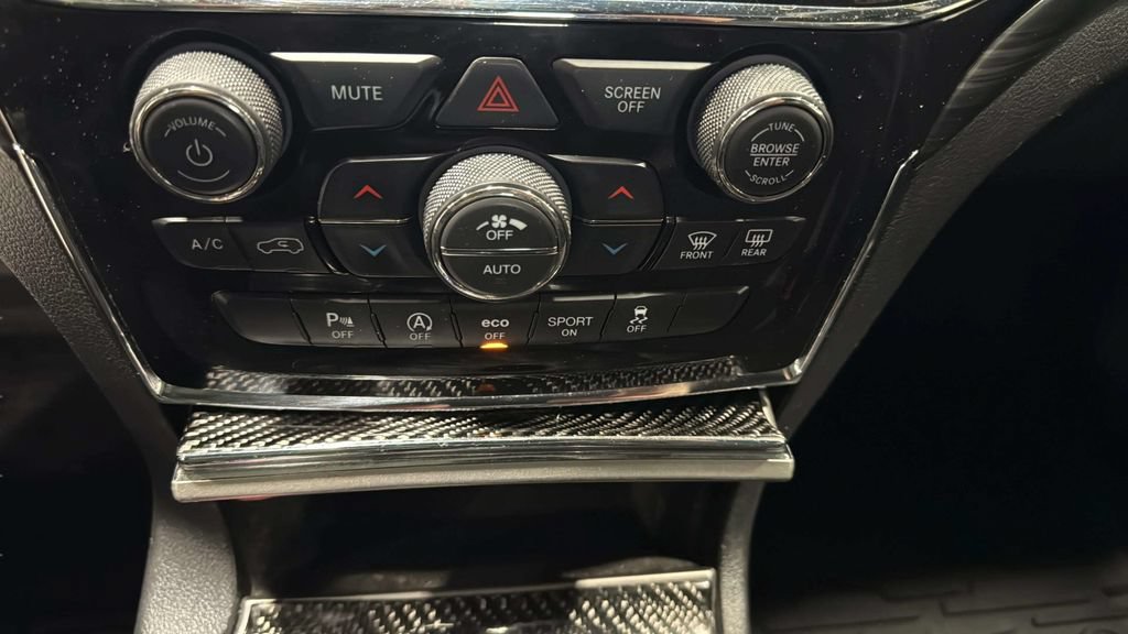 Used 2021 Jeep Grand Cherokee Altitude AWD/4WD image 27