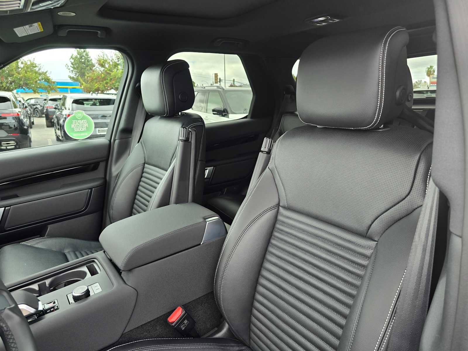 New 2025 Land Rover Discovery S image 23