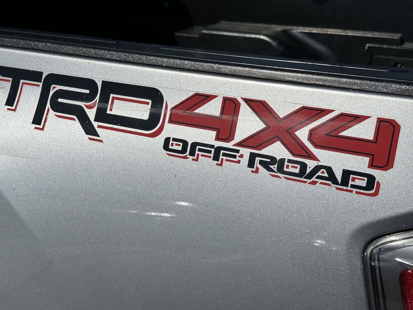Used 2020 Toyota Tacoma TRD Off-Road w/ Technology Package AWD/4WD image 10