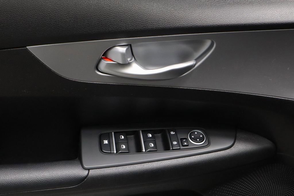 Used 2023 Kia Forte LXS FWD image 22