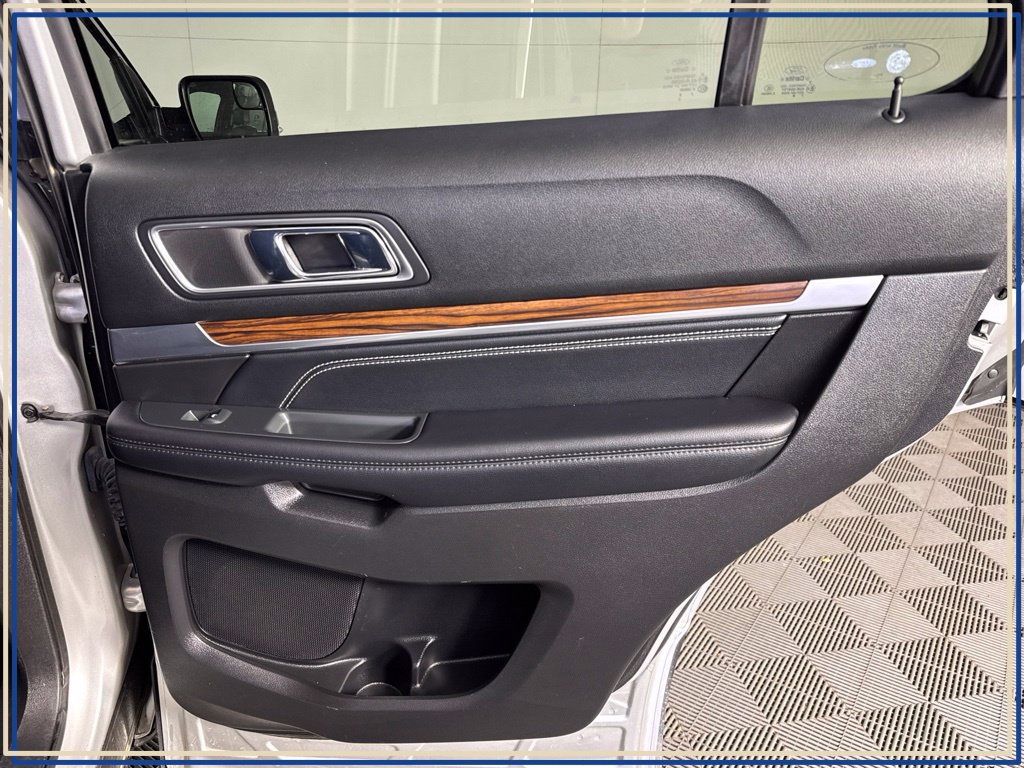 Used 2017 Ford Explorer Limited AWD/4WD image 43