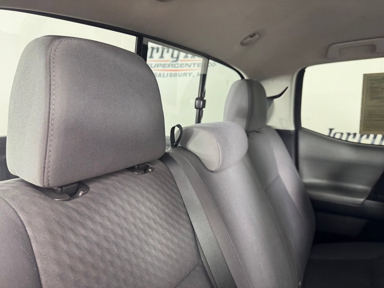 Used 2020 Toyota Tacoma SR w/ SR Convenience Package RWD image 30