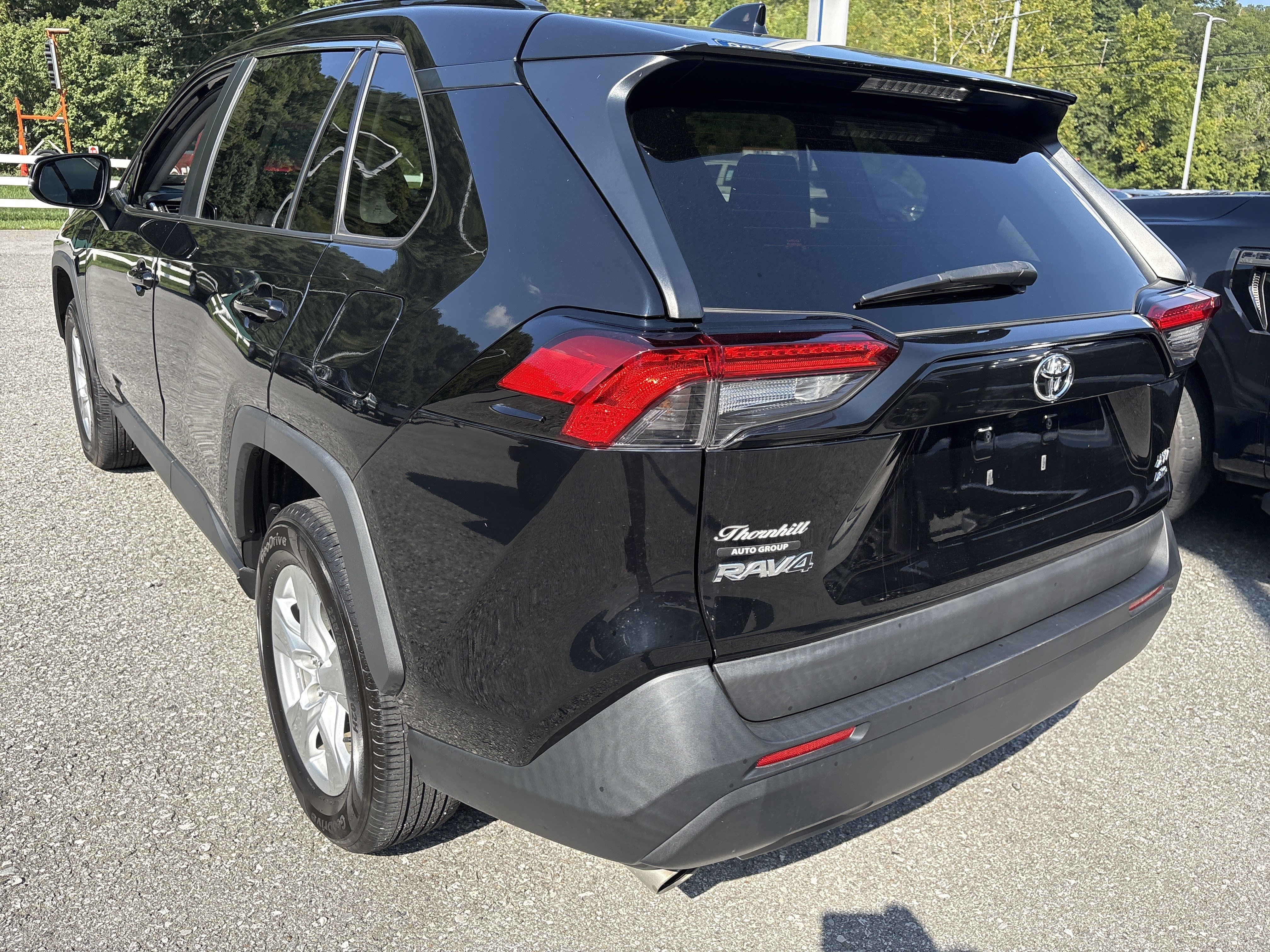 Used 2021 Toyota RAV4 XLE AWD/4WD image 6