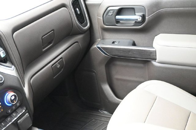 Used 2021 Chevrolet Silverado 1500 LTZ AWD/4WD image 36