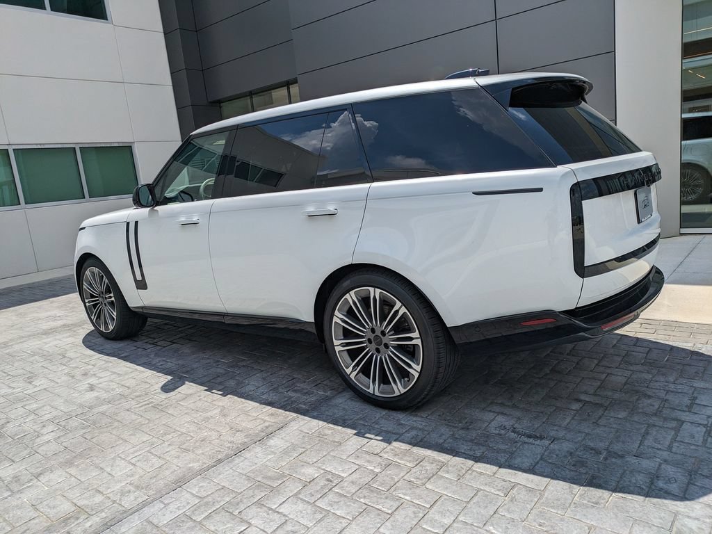New 2026 Land Rover Range Rover Long Wheelbase SE AWD/4WD image 6