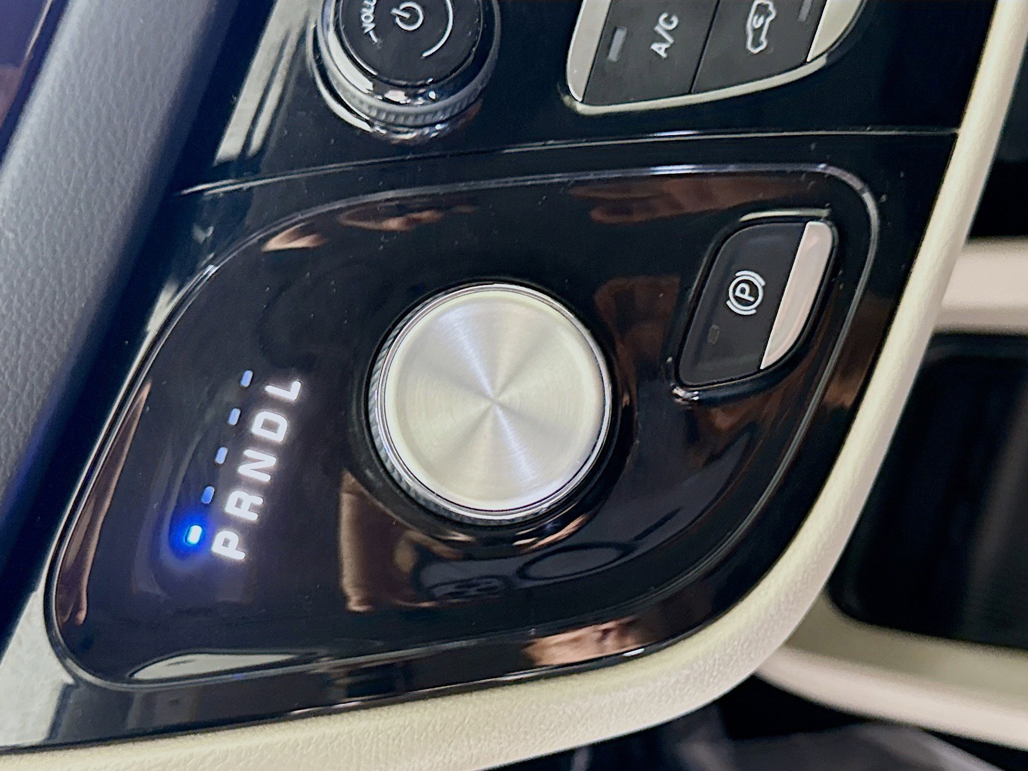 Used 2022 Chrysler Voyager LX FWD image 20