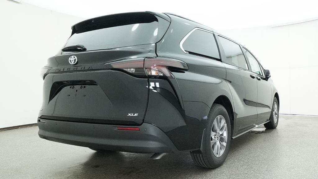 New 2026 Toyota Sienna XLE FWD image 24