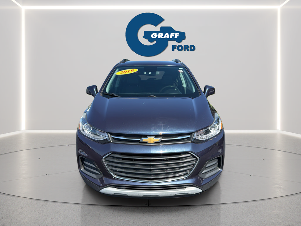 Used 2019 Chevrolet Trax LT w/ LT Convenience Package FWD image 2