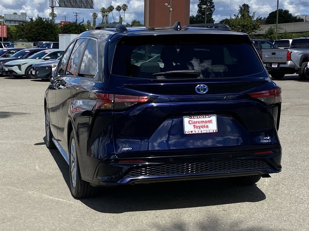 Certified 2023 Toyota Sienna XSE w/ XSE Plus Package image 42