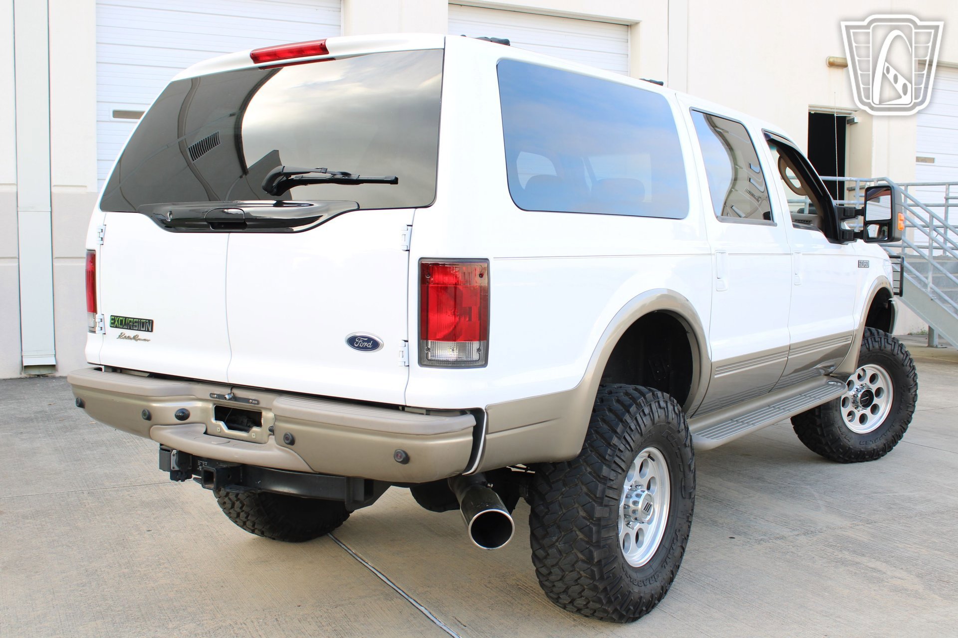 Used 2004 Ford Excursion Eddie Bauer image 12