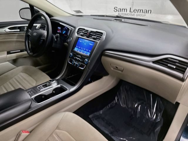 Used 2020 Ford Fusion SE FWD image 27