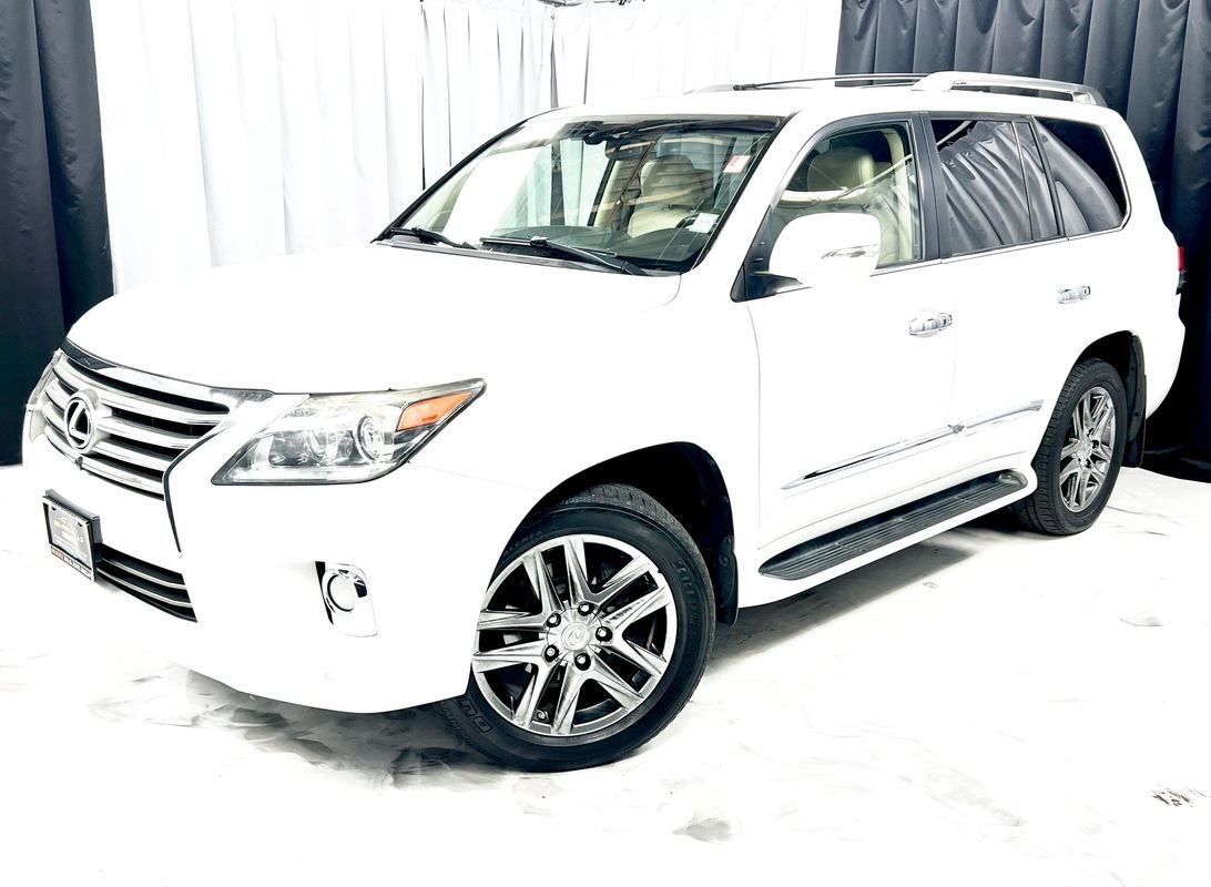 Used 2013 Lexus LX 570 4WD w/ Luxury Pkg image 1