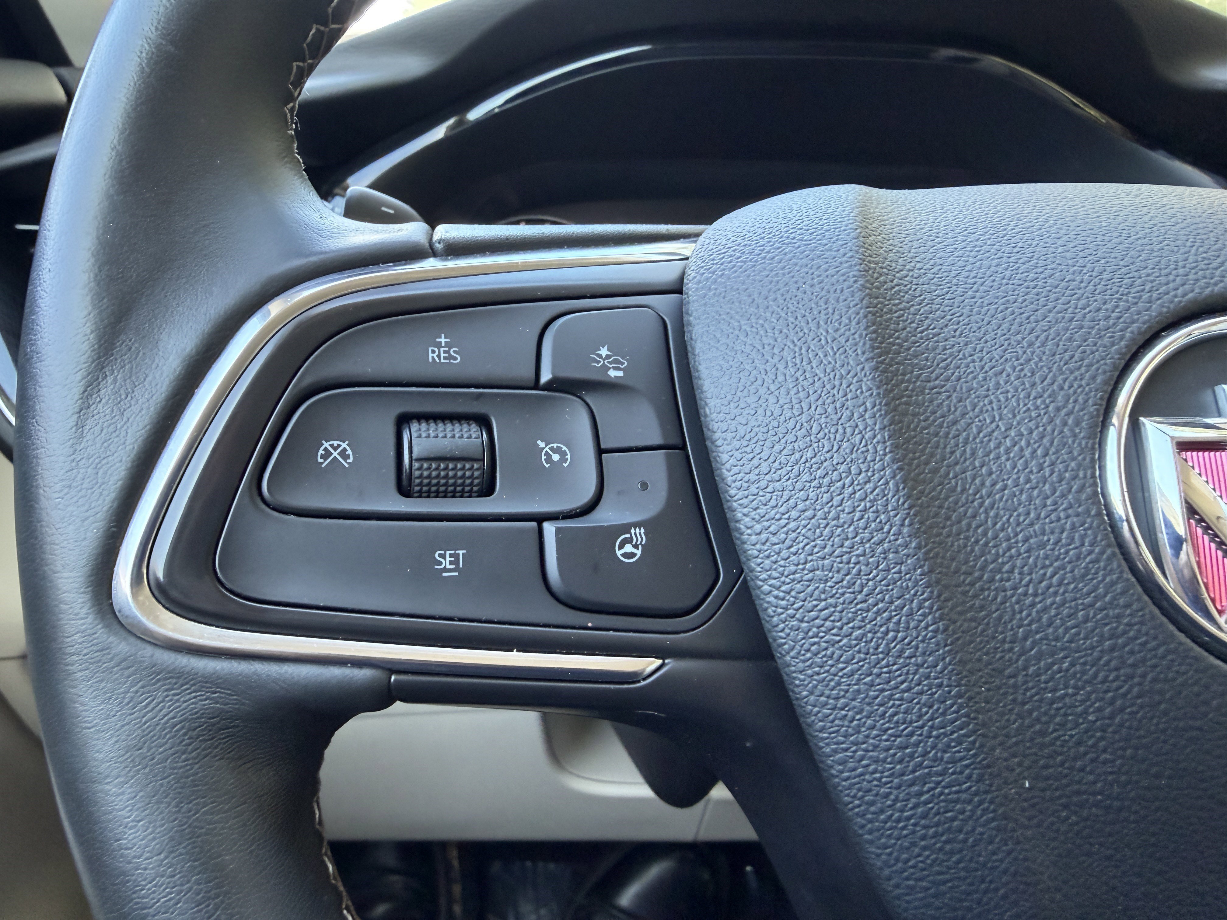 Used 2023 Buick Envision Preferred image 29