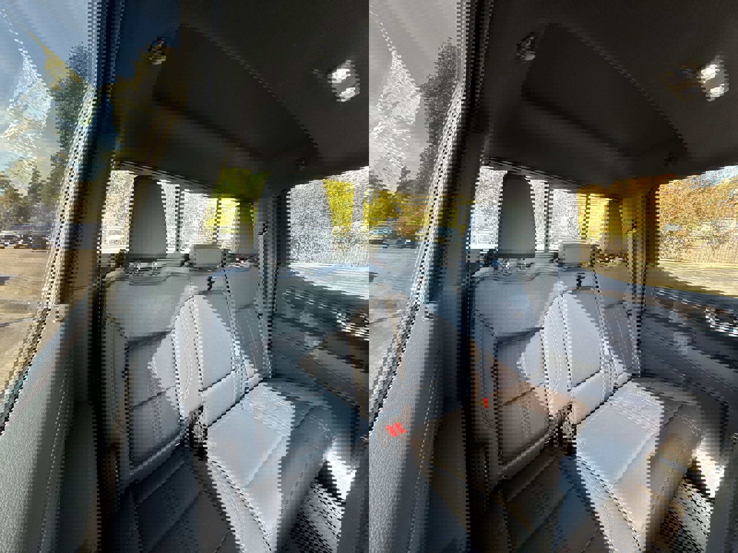 Used 2022 Chevrolet Silverado 1500 High Country w/ High Country Premium Package image 28