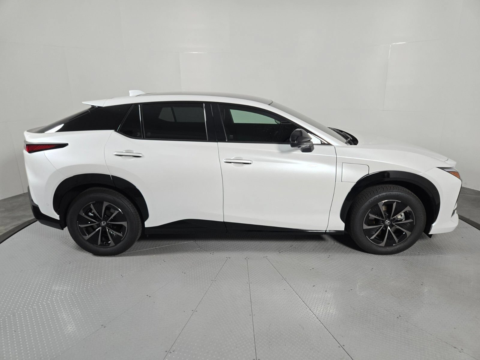 Used 2026 Lexus RZ 350e 2WD w/ Technology Package image 6