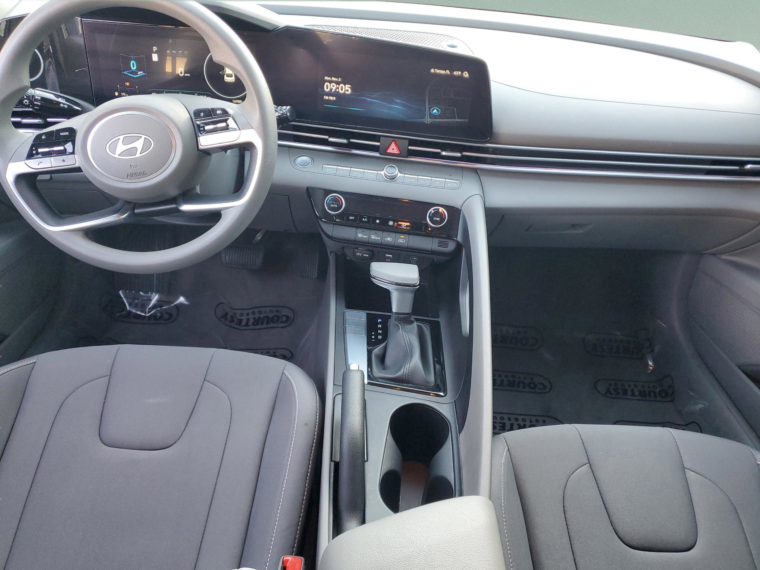 Used 2024 Hyundai Elantra SEL image 10