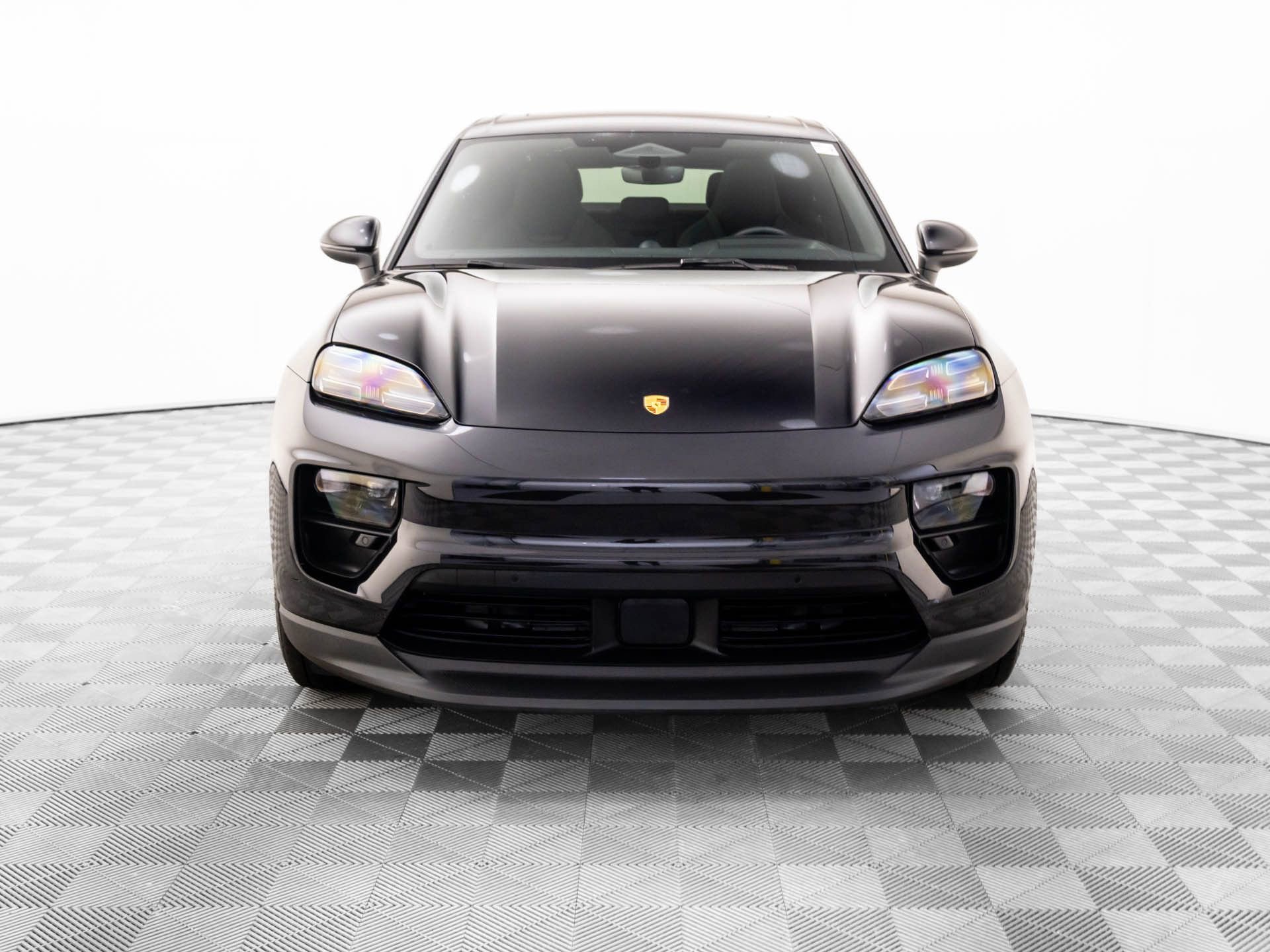 Certified 2024 Porsche Macan 4 Electric image 9