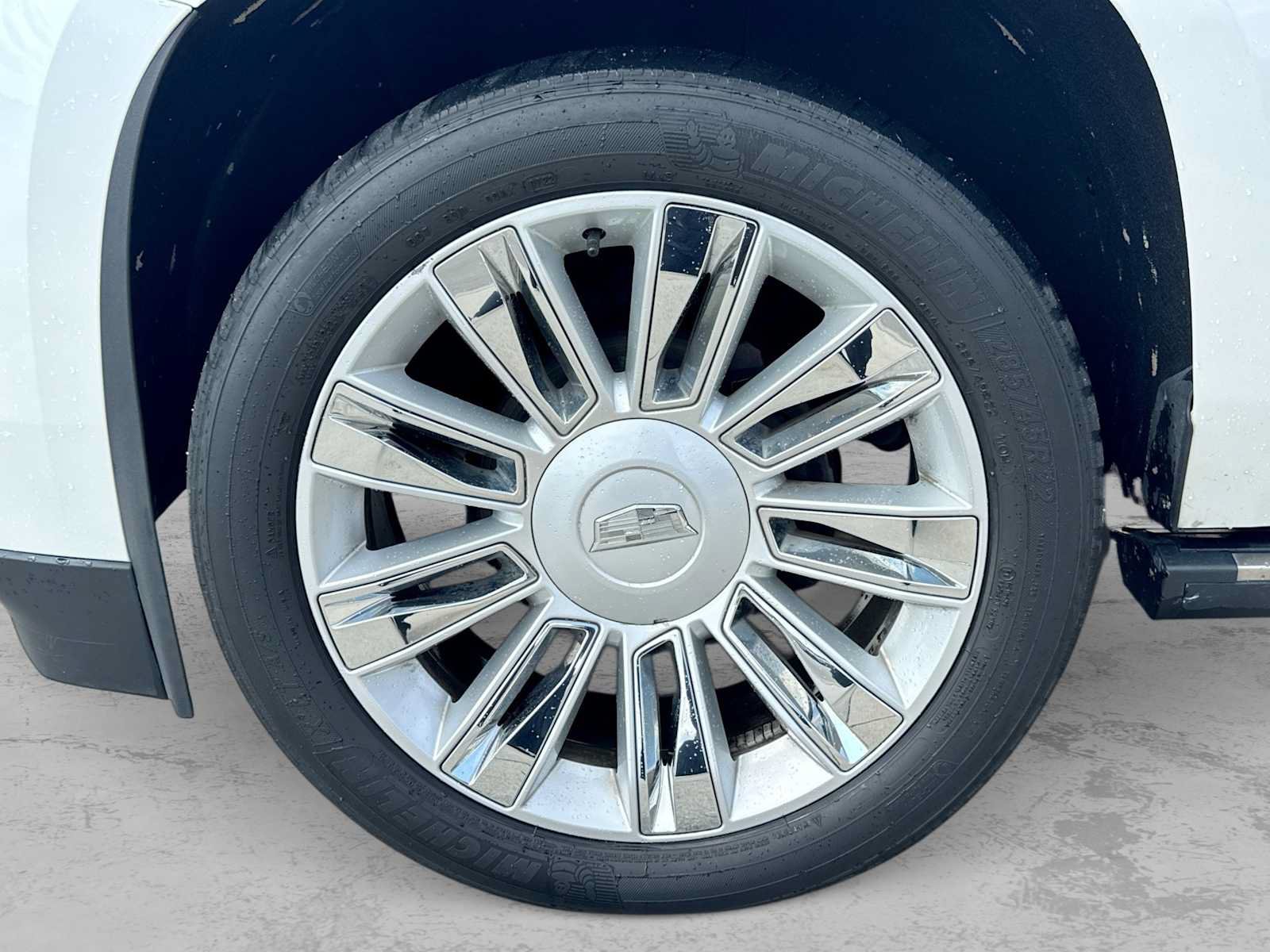 Used 2018 Cadillac Escalade ESV Platinum AWD/4WD image 13