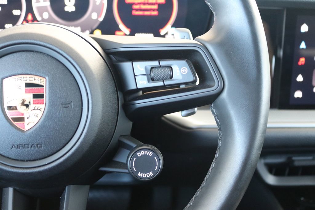 Used 2024 Porsche Cayenne image 46