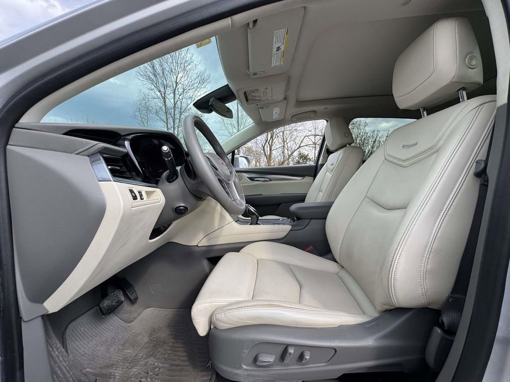 Used 2017 Cadillac XT5 Premium Luxury FWD image 15