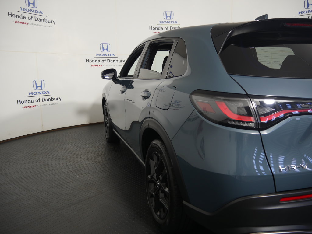 Used 2025 Honda HR-V Sport image 9