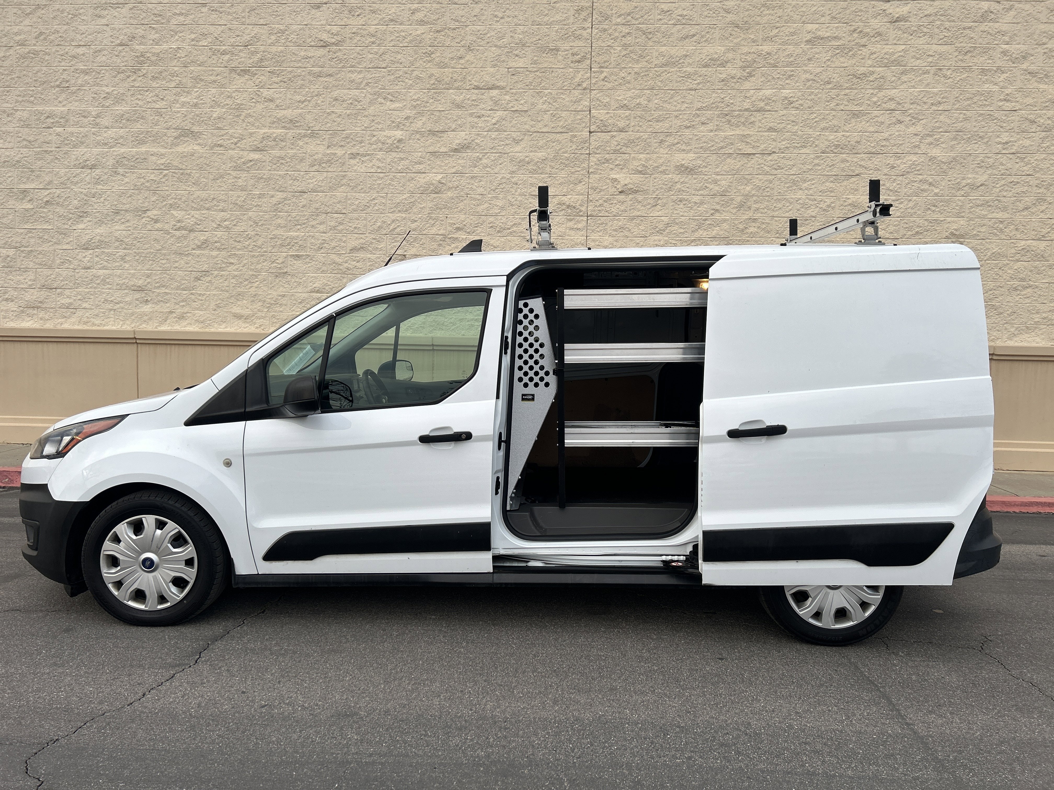Used 2022 Ford Transit Connect XL image 3