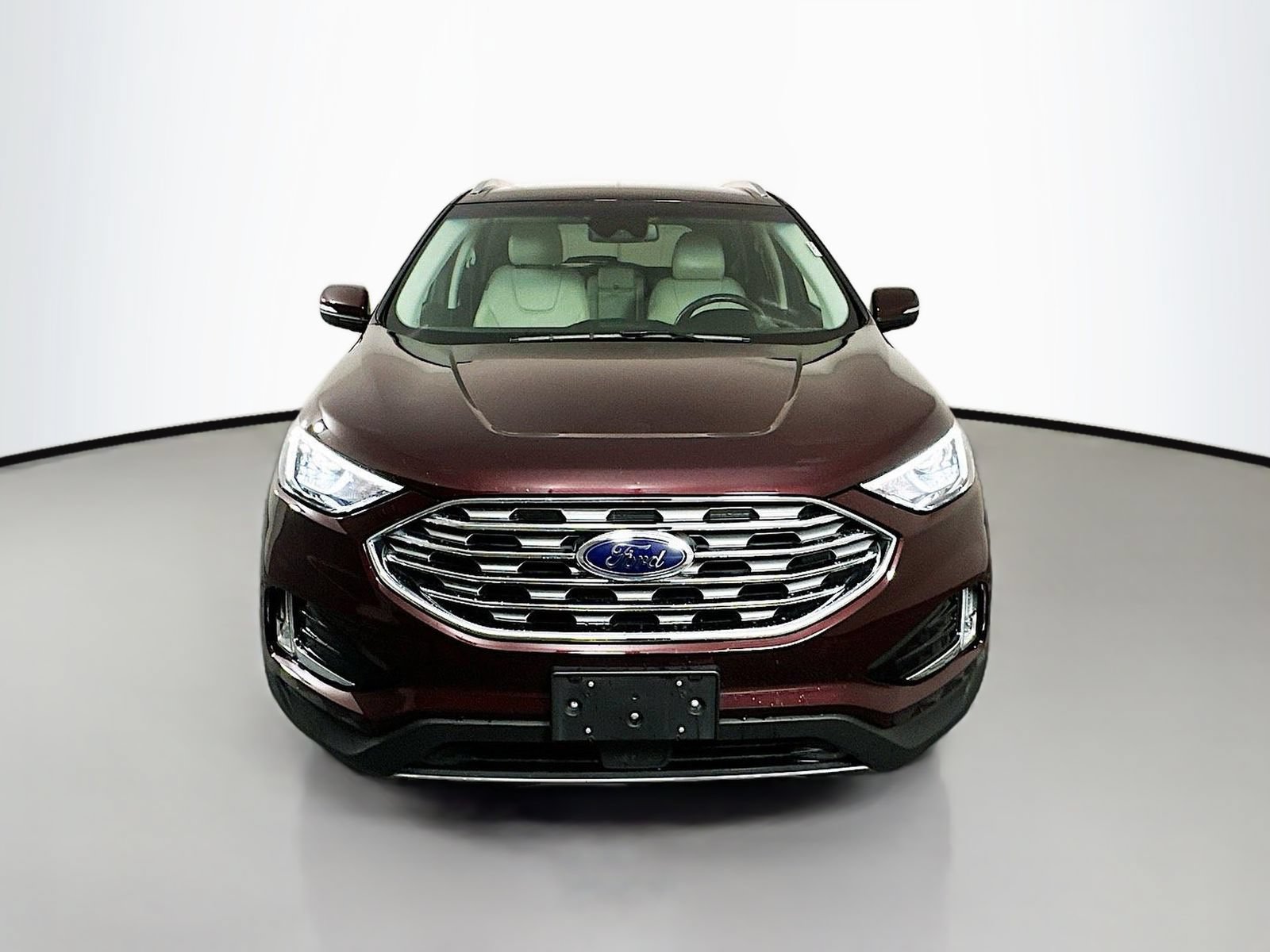 Used 2019 Ford Edge Titanium w/ Cold Weather Package AWD/4WD image 2