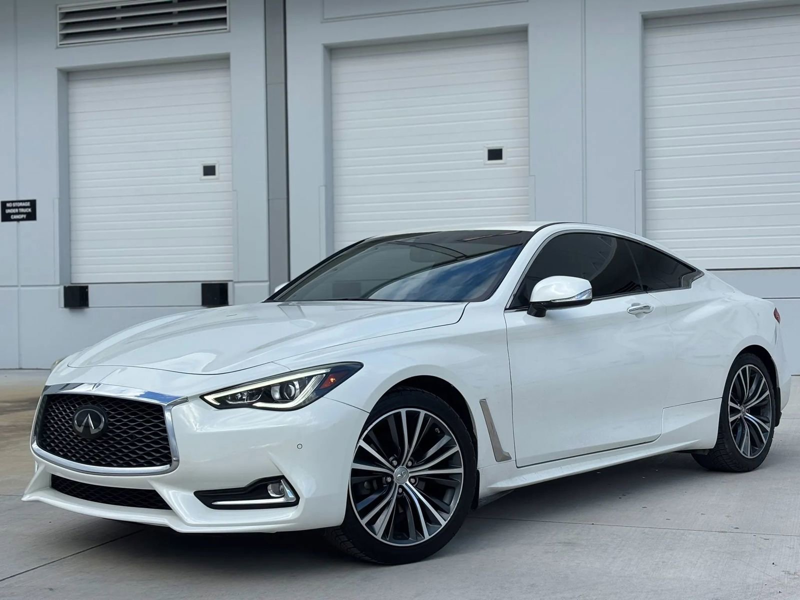 Used 2019 INFINITI Q60 3.0t Luxe w/ Essential Package image 5