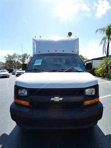 Used 2017 Chevrolet Express 3500 RWD image 4
