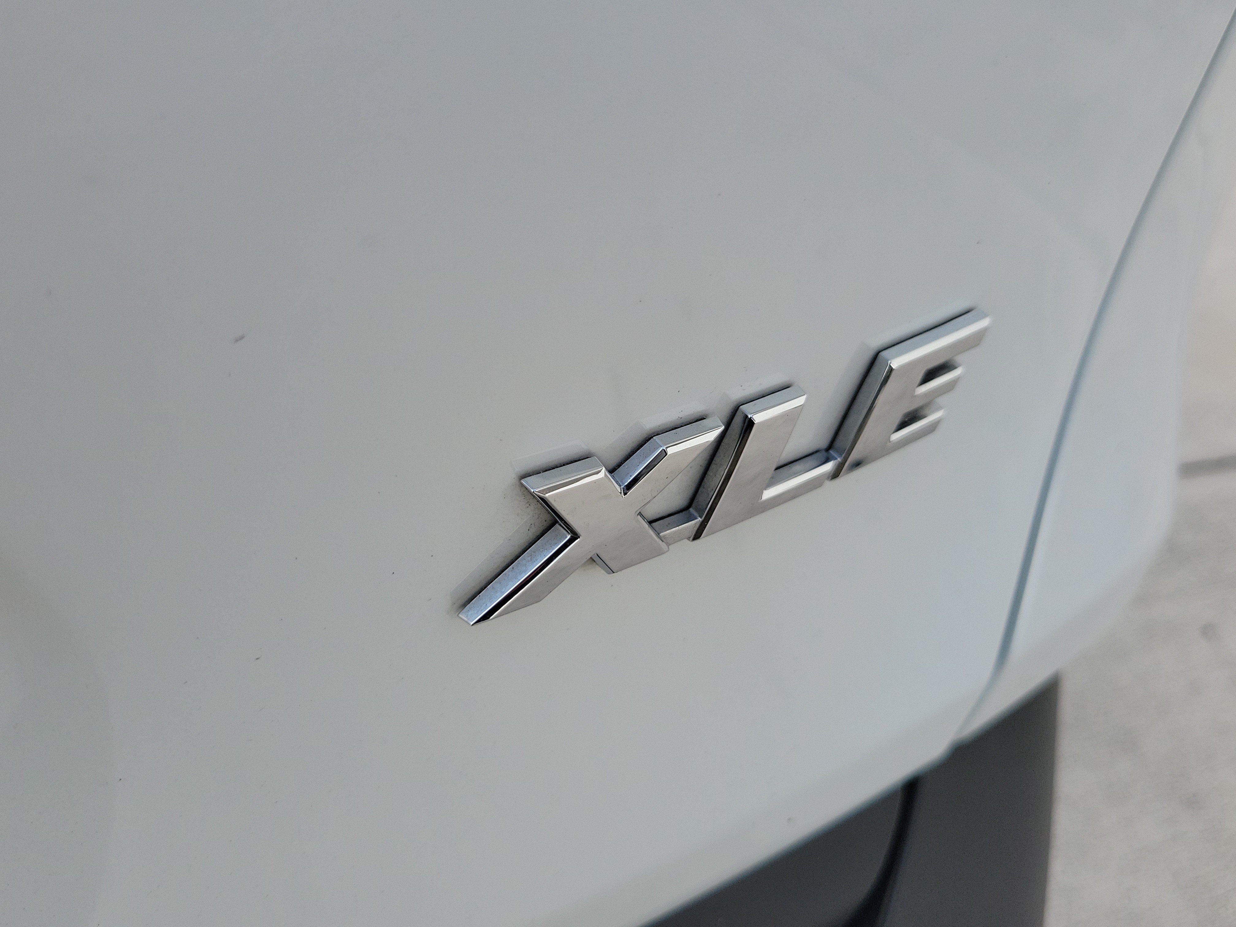 Used 2024 Toyota RAV4 XLE Premium FWD image 9