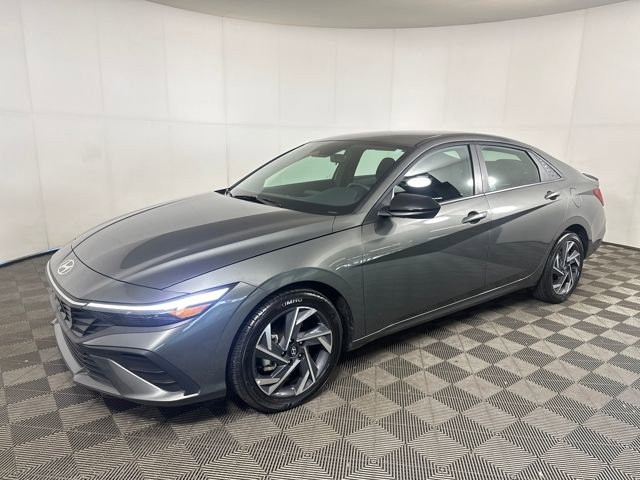 Certified 2025 Hyundai Elantra Sport image 7