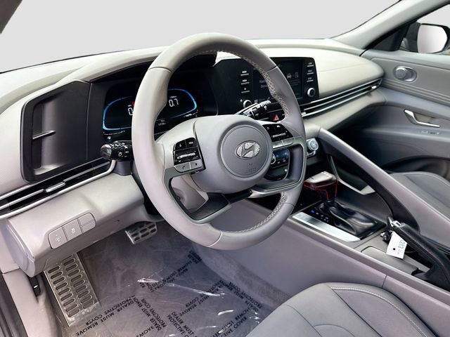 Certified 2025 Hyundai Elantra Sport FWD image 9