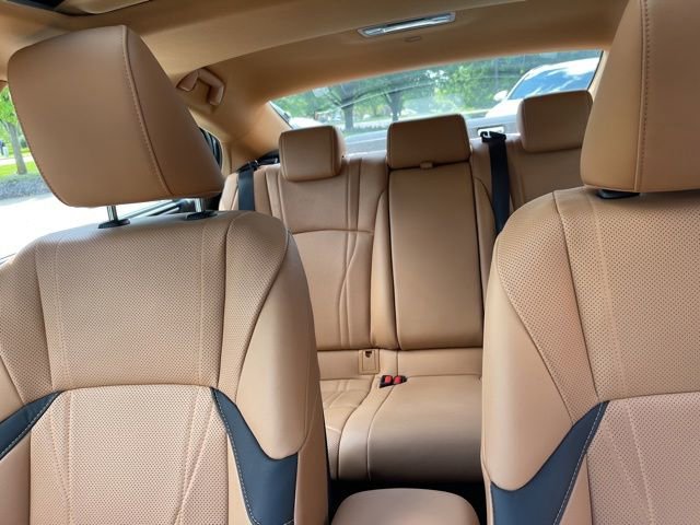 Used 2023 Lexus ES 300h Ultra Luxury w/ Accessory Package (Z1) FWD image 35
