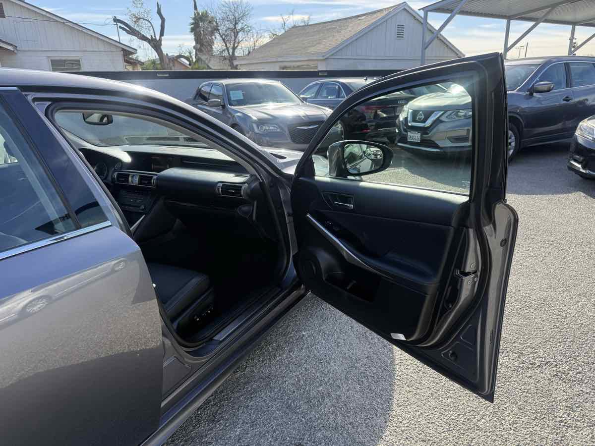 Used 2016 Lexus IS 200t image 35