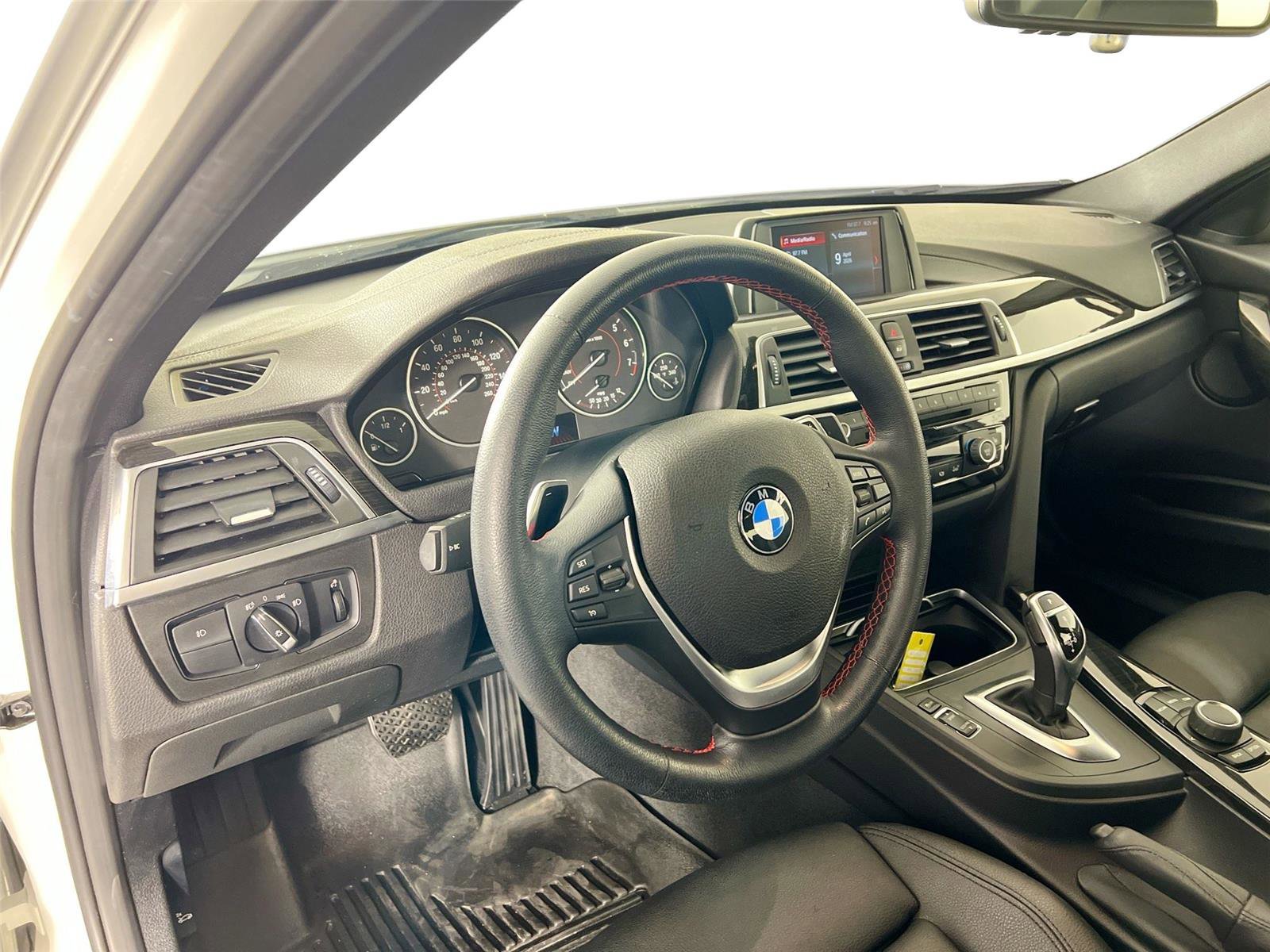 Used 2018 BMW 330i xDrive Sedan w/ Convenience Package image 10