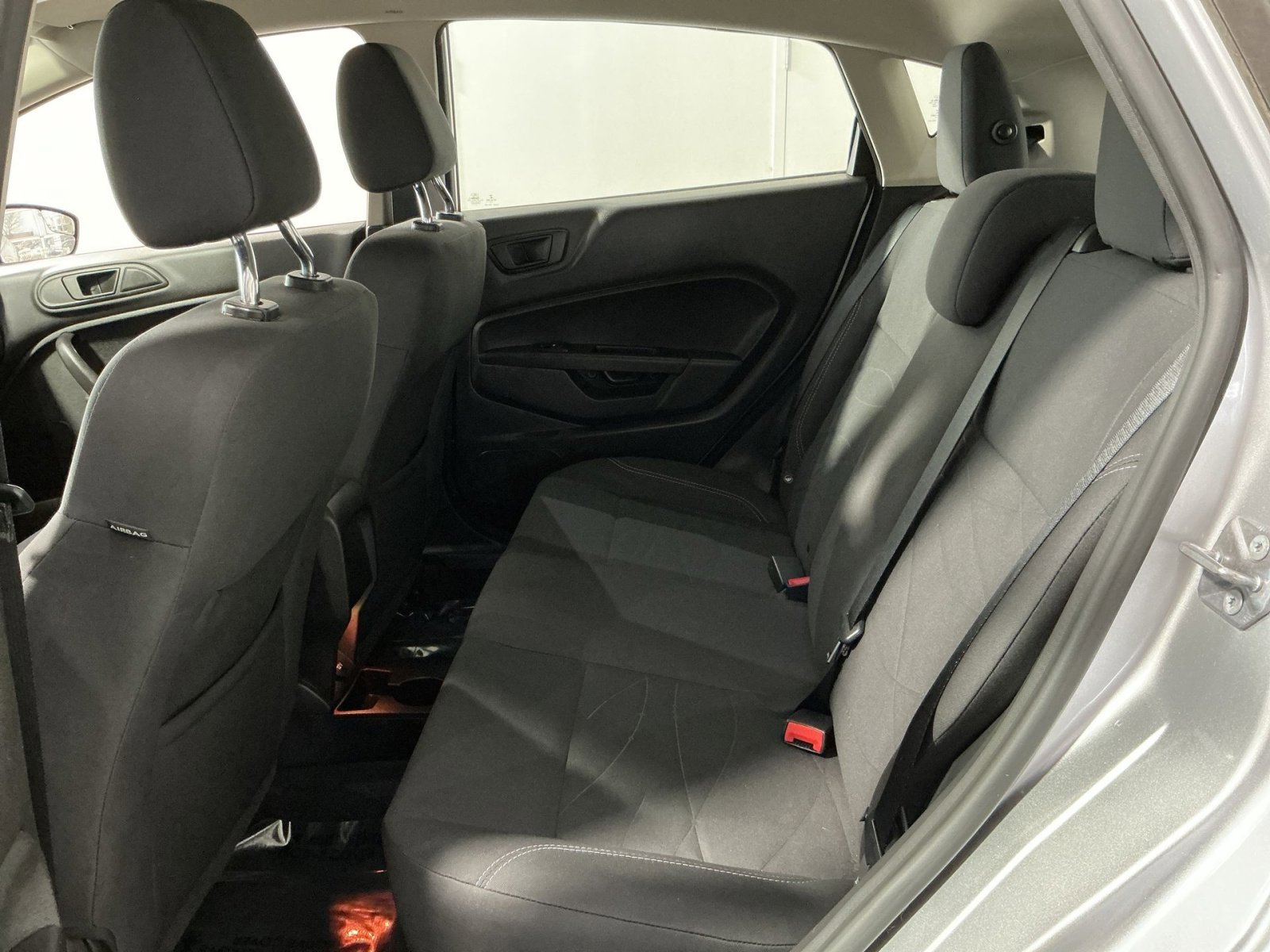 Used 2017 Ford Fiesta SE image 30