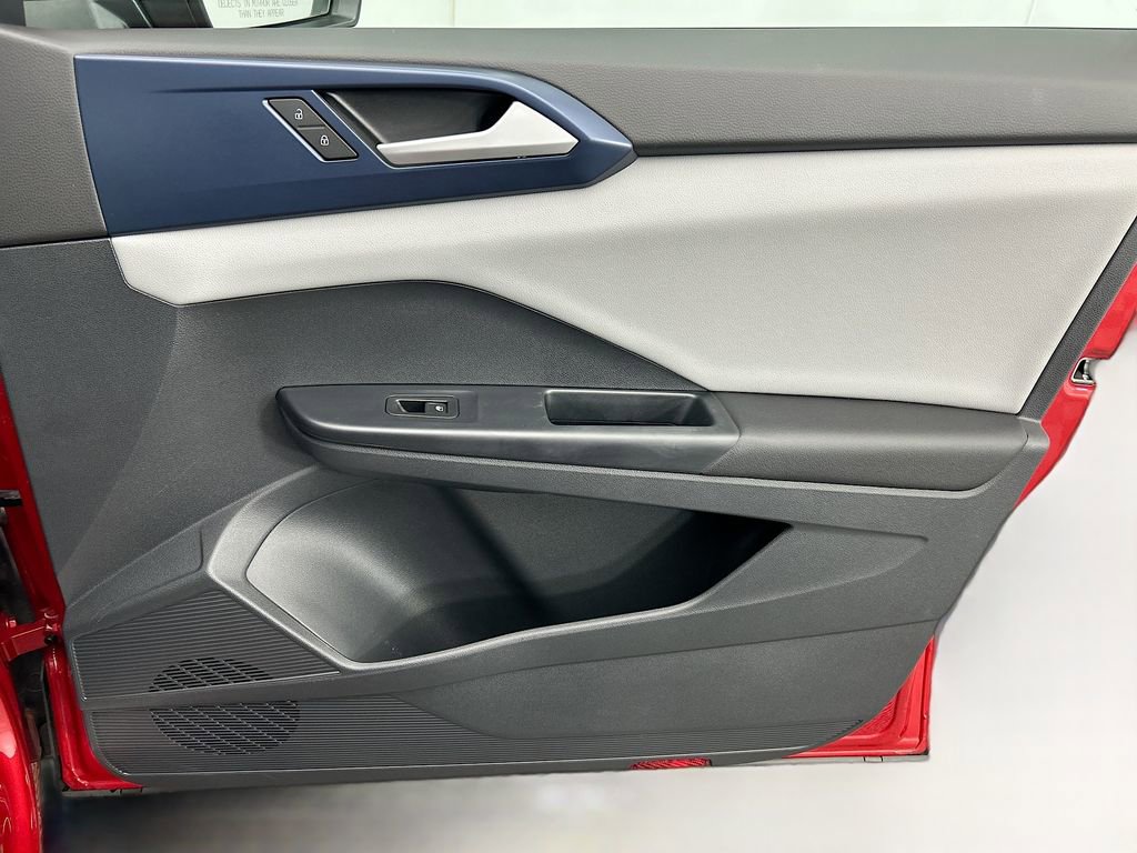 Certified 2023 Volkswagen Taos SE w/ Panoramic Sunroof Package image 23