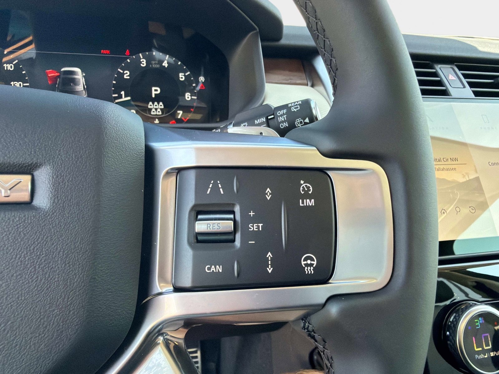 New 2026 Land Rover Discovery Dynamic SE AWD/4WD image 26